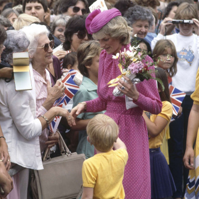 Η πριγκίπισσα Diana ανέδειξε το ροζ στο πιο απρόσμενο royal χρώμα