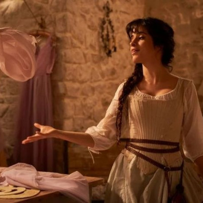Cinderella: Οι πρώτες φωτογραφίες από τη νέα ταινία της Camila Cabello