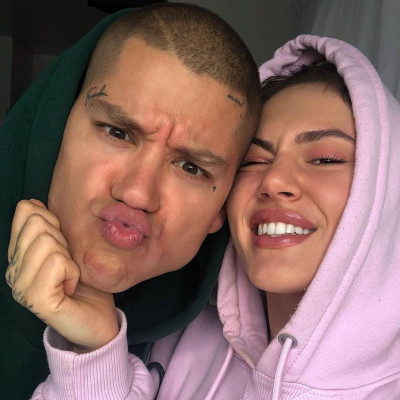 Eurovision 2021: O Mike κάνει face time με την Έλενα Τσαγκρινού από το Ρότερνταμ