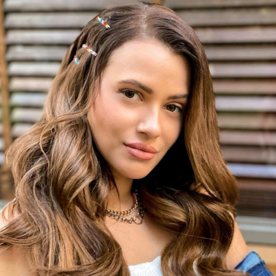 Λάουρα Νάργες: Τα ξεκαρδιστικά βίντεο με το γατάκι της στα σεντόνια