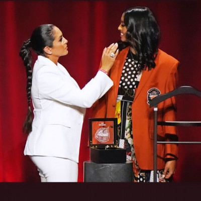 Η κόρη του Kobe Bryant παρέλαβε το σακάκι του Hall of Fame