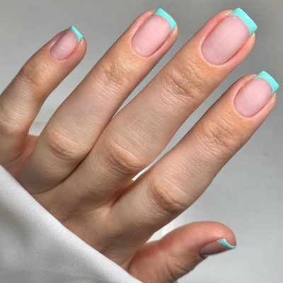 Γαλλικό μανικιούρ: 10 nail art με χρώμα ιδανικά για όλο το καλοκαίρι