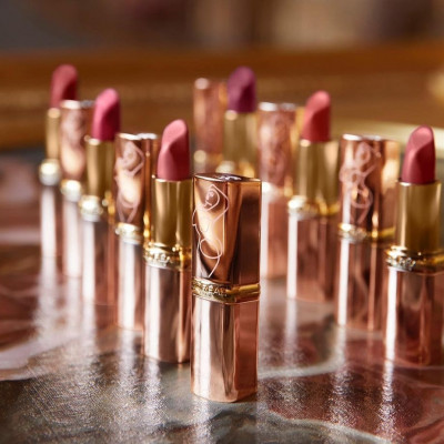 Έλληνες φοιτητές δημιούργησαν εικονικό χωριό για το απόλυτο beauty shopping