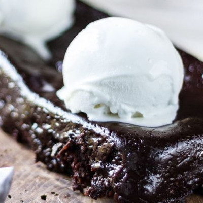 Άκης Πετρετζίκης:  Γρήγορη σοκολατόπιτα