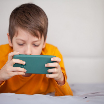 5 λόγοι για τους οποίους δεν πρέπει να δώσετε στο παιδί σας smartphone