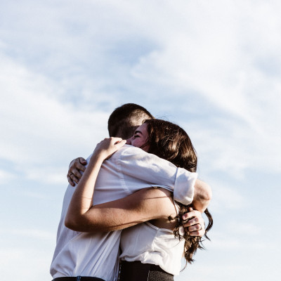 Ροζ χαλαζίας: Μάθε πώς μπορεί να βελτιώσει τη σχέση σου