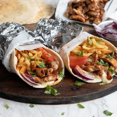 Άκης Πετρετζίκης: Γύρος κοτόπουλο