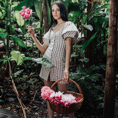 Shopping Guide: Βόλτα με τις φίλες; 5 mini φορέματα που δε θα βαρεθείς