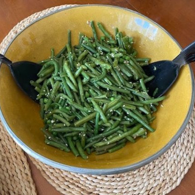 Healthy συνταγή για φασολάκια Haricot με αρακά και σουσάμι