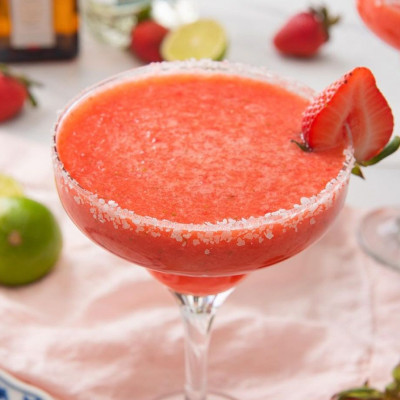 Strawberry Margarita: Ποτέ πριν ένα «λουλούδι» δεν είχε τόσο ωραία γεύση (photos)