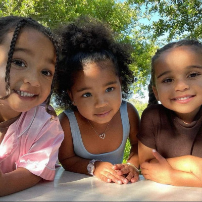 True, Chicago και Dream Kardashian ποζάρουν με το ίδιο look και «λιώνουμε»