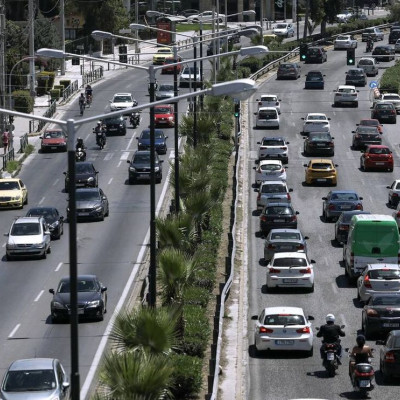 Ρεπορτάζ Newsbomb.gr: Γιατί η Αθήνα έχει τόση κίνηση; Η πόλη δύο ταχυτήτων που θα δώσει τη λύση