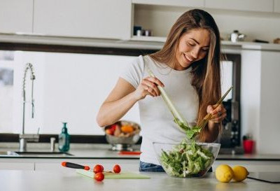 Πώς θα αποκτήσεις έναν πιο active τρόπο ζωής το καλοκαίρι, κάνοντας την αρχή από τη διατροφή σου