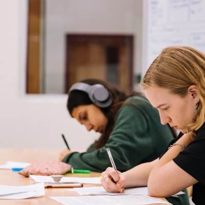 Πανελλήνιες 2021: Οι Έλληνες celebrities δίνουν το έναυσμα των εξετάσεων και σε εμπνέουν