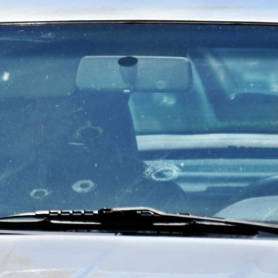 Γλυκά Νερά: Στη ΓΑΔΑ για κατάθεση ο σύζυγος της Καρολάιν - Δείτε τις φωτογραφίες