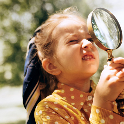 H περιέργεια των παιδιών είναι ένδειξη της ανάπτυξής τους