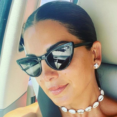 Σταματίνα Τσιμτσιλή: Η καλοκαιρινή φώτο με τον Θέμη Σοφό και τα 3 τους παιδιά