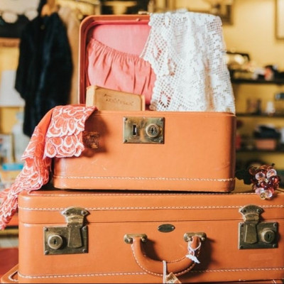 5 +5 ακόμη πράγματα που δεν πρέπει να φοράς όταν ταξιδεύεις με αεροπλάνο