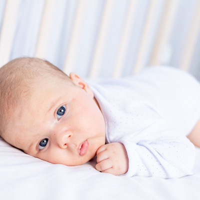 Πότε μπορεί το μωρό να κοιμηθεί σε μαξιλάρι;