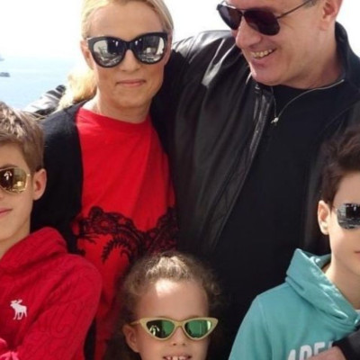 Χατζηνικολάου -Τσολακάκη: 17 χρόνια γάμου, 3 παιδιά - Δείτε υπέροχες φώτο