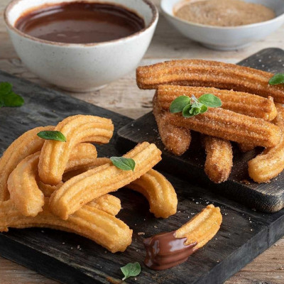 Άκης Πετρετζίκης:  Γρήγορα churros