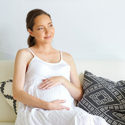 Εγκυμοσύνη το καλοκαίρι: Τα θετικά που ίσως δεν είχατε σκεφτεί