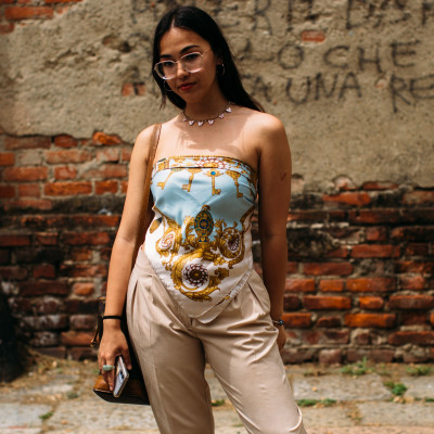 Πέφτει το στράπλες; 3 tips για να μην το σηκώνεις συνέχεια