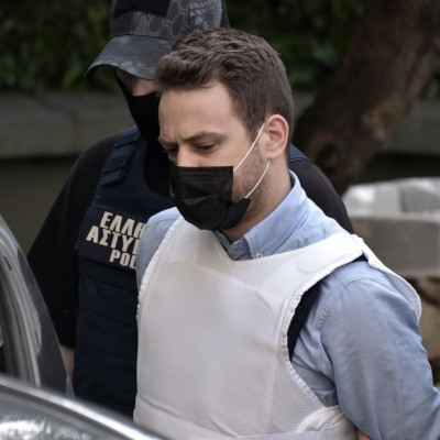 Γλυκά Νερά: Ξεσπά ο πατέρας της Καρολάιν - «Ξεριζώθηκε η καρδιά μου, θα έσπαγα το κεφάλι του Μπάμπη»