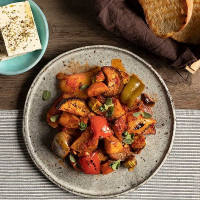 Άκης Πετρετζίκης: Παραδοσιακό μπριάμ