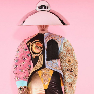 Schiaparelli Haute Couture FW 21/22: Ζωγράφοι, ταυρομάχοι και επιδεικτικά vintage αισθητική