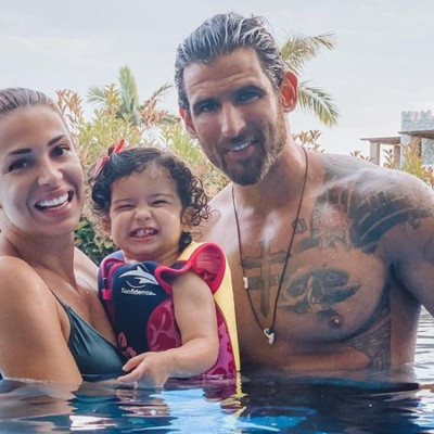 Ελένη Χατζίδου - Ετεοκλής Παύλου: Η μικρή Μελίτα φόρεσε τα παπούτσια τους