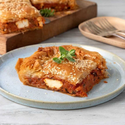 Άκης Πετρετζίκης: Ντοματόπιτα με φέτα