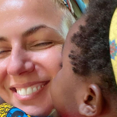 Χριστίνα Κοντοβά: Οι φώτο που έχει δημοσιεύσει από την Ουγκάντα με την Ada