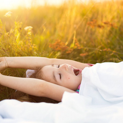 Πρέπει το παιδί να έχει σταθερό πρόγραμμα ύπνου το καλοκαίρι;