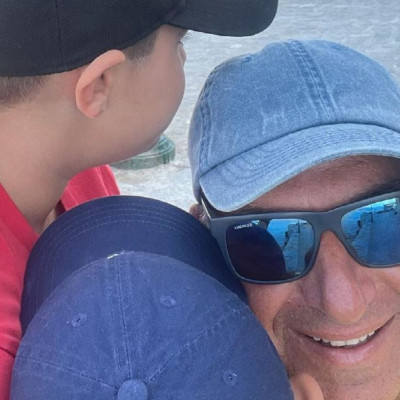 Γιώργος Λιάγκας:  Η συνάντηση του γιου του στην Τήνο με έναν παλιό γνώριμο