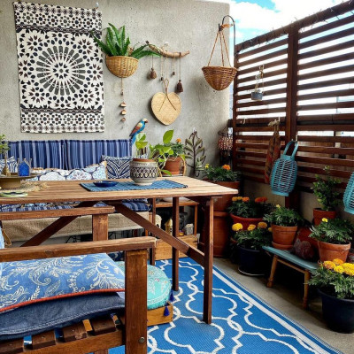 Deco tips εν μέσω καλοκαιριού: 5 ιδέες για να ομορφύνεις το μπαλκόνι σου την τελευταία στιγμή