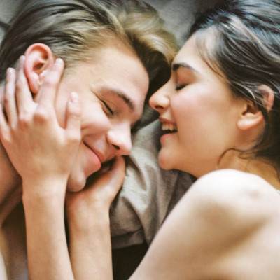 Ο έρωτας ποτέ δεν πεθαίνει- 3 tips για να κρατήσεις αναμμένη τη φλόγα σας