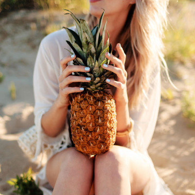 Δυσκολεύεσαι να κόψεις τον ανανά; Δες το video που θα σε σώσει