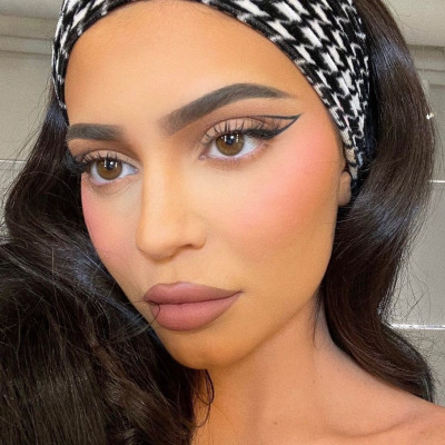 Kylie Jenner: Κάνει γυμναστική και το σώμα της απλά δεν υπάρχει