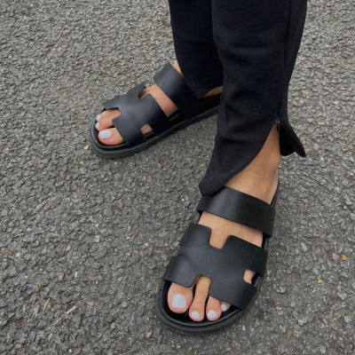 Γιατί τα σανδάλια κάνουν καλό στην υγεία των ποδιών σου (και όχι μόνο!)