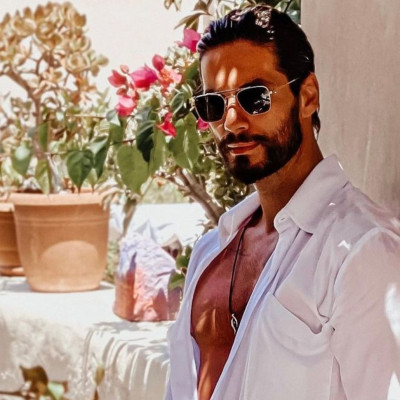 Γιώργος Καράβας: Παιχνίδια στη θάλασσα με τα δύο του παιδιά