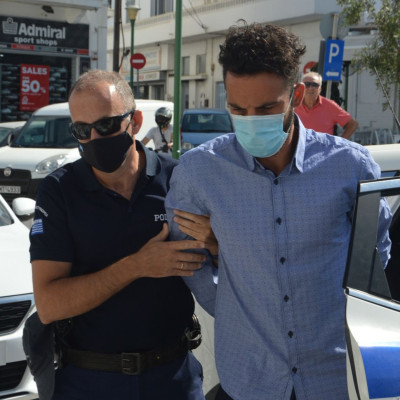 Φολέγανδρος: Ο 30χρονος χτύπησε τη Γαρυφαλλιά, την έσυρε και μετά την έριξε ζωντανή στο νερό