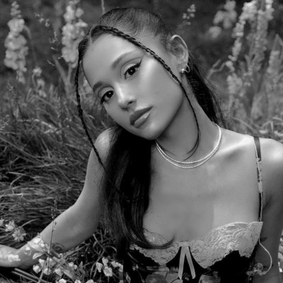 Tendril braids: Η Ariana Grande υιοθέτησε το μεγαλύτερο hair trend του TikTok