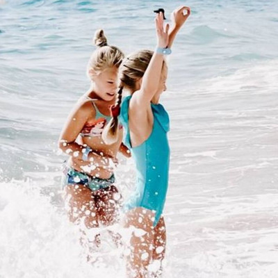 Μωρά στον ήλιο: Πώς θα φροντίσεις βρέφη, νήπια και παιδιά στην παραλία αλλά και στο σπίτι