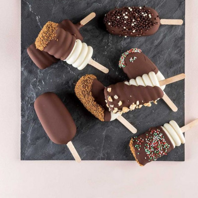 Άκης Πετρετζίκης: Παγωτό καρύδα με 2 υλικά