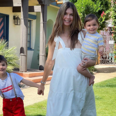 Η Κατερίνα Μουτσάτσου σε μία από τις πιο ευτυχισμένες στιγμές της: Βάφτισε τον δεύτερο γιο της