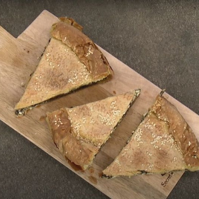 Άκης Πετρετζίκης: Σπανακόπιτα κουρού