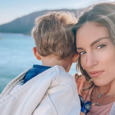 Η Αθηνά Οικονομάκου πήγε διακοπές: Ο Μάξιμος και η Sienna κλέβουν τις εντυπώσεις (photos)