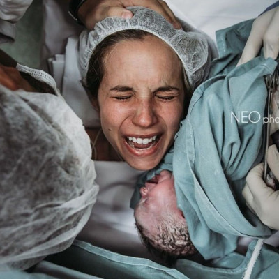 "Έκρηξη αγάπης" - Εκπληκτικές φωτογραφίες τοκετού