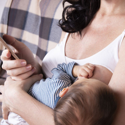 Πόσες θερμίδες καις πραγματικά στο θηλασμό